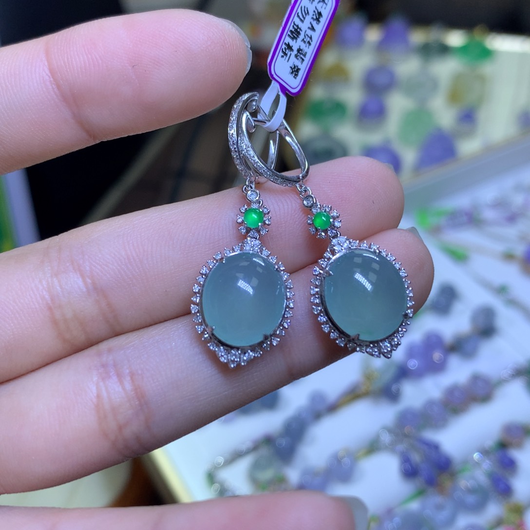 翡翠颈饰18K金镶嵌翡翠