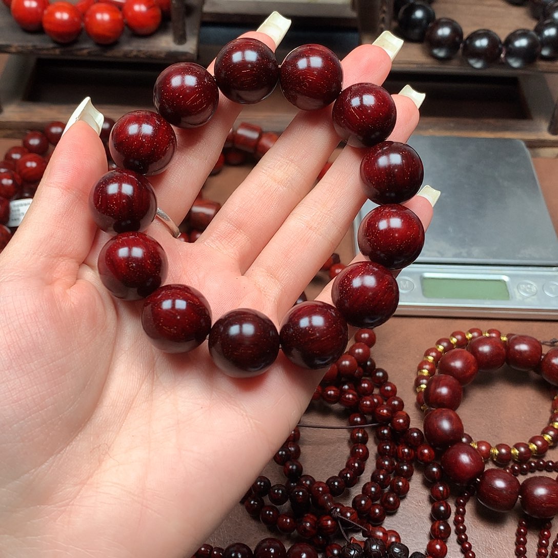 长***平檀香紫檀（小叶紫檀）1.8半龙爆星