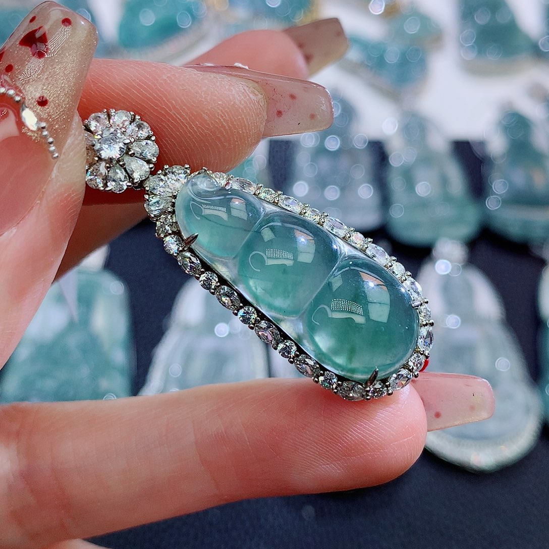 翡翠颈饰银S925镶嵌翡翠