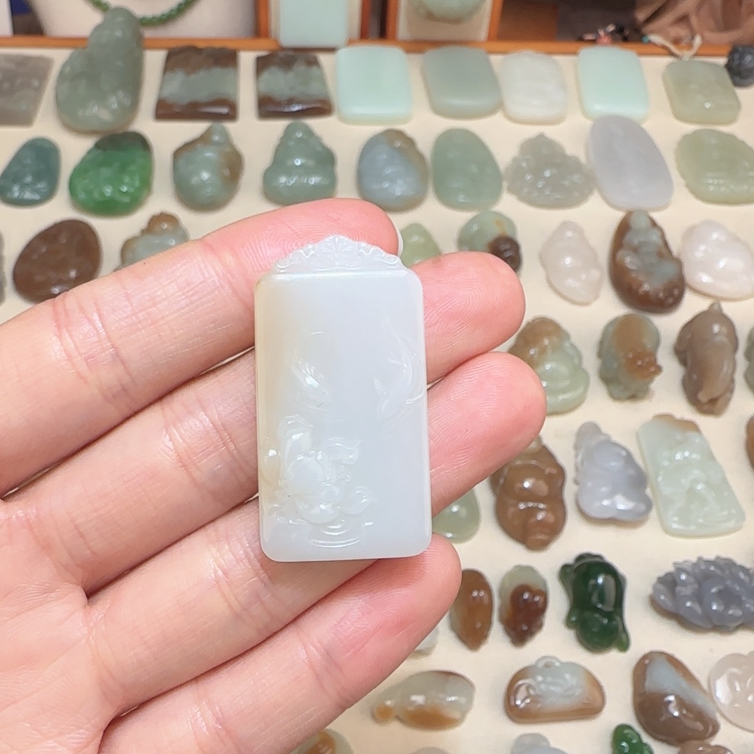 和田玉未镶嵌颈饰