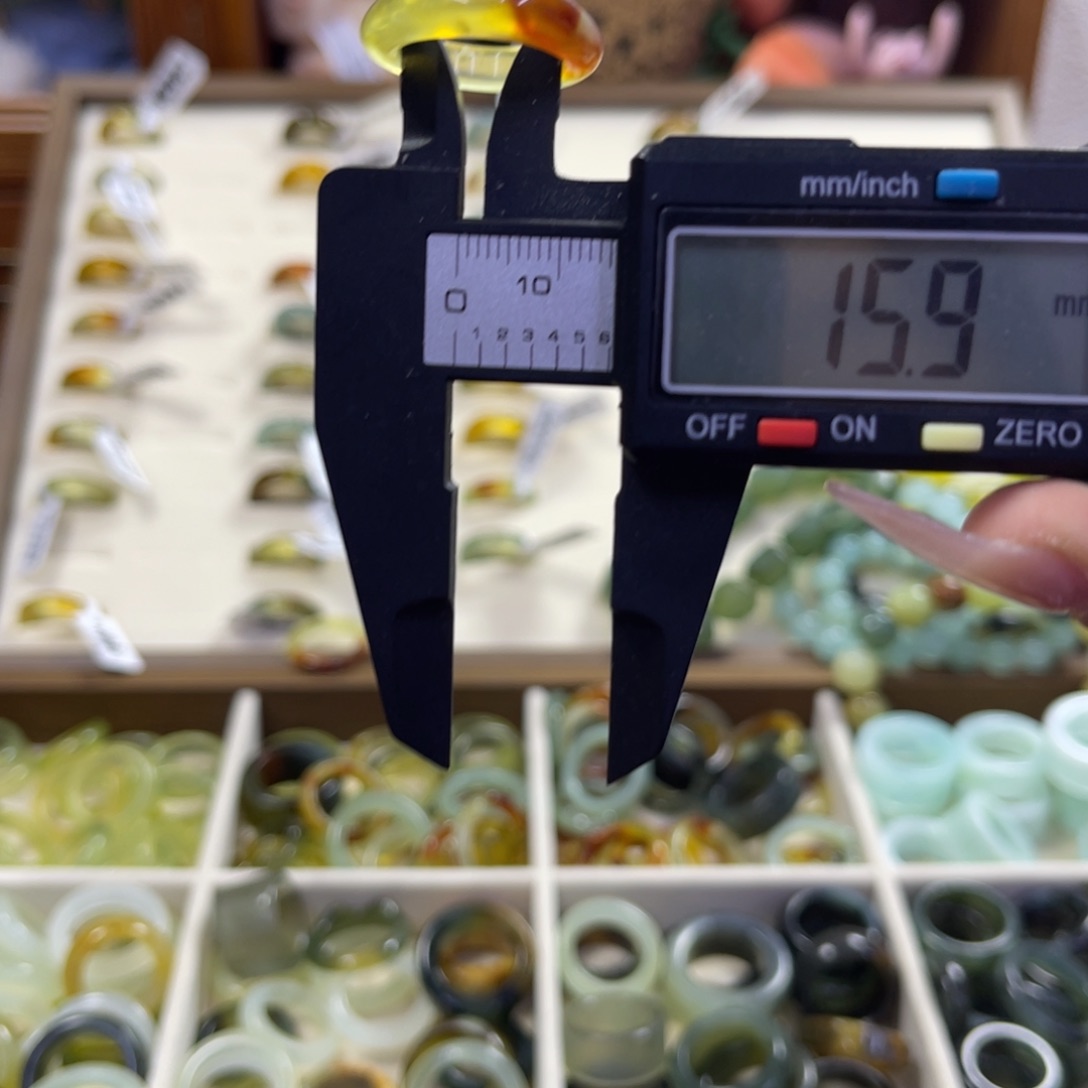 蛇纹石玉未镶嵌手镯143
