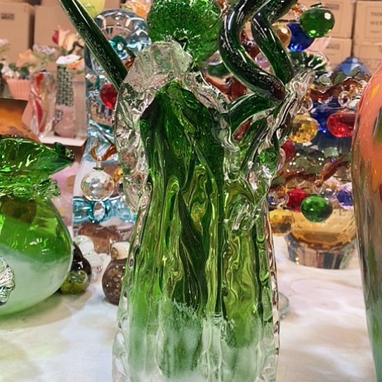 琉璃花瓶高27厘米口径11厘米