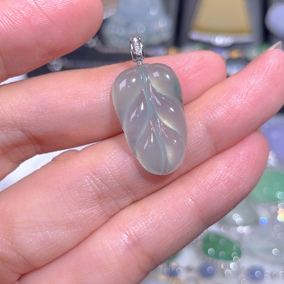 翡翠18K金镶嵌颈饰翡翠