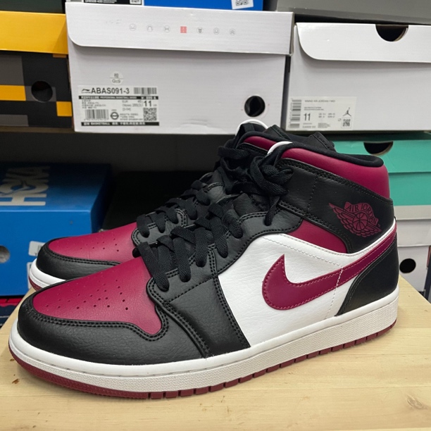 43码/Aj1 黑红白/51215/休闲鞋/全新无原盒/554724-066