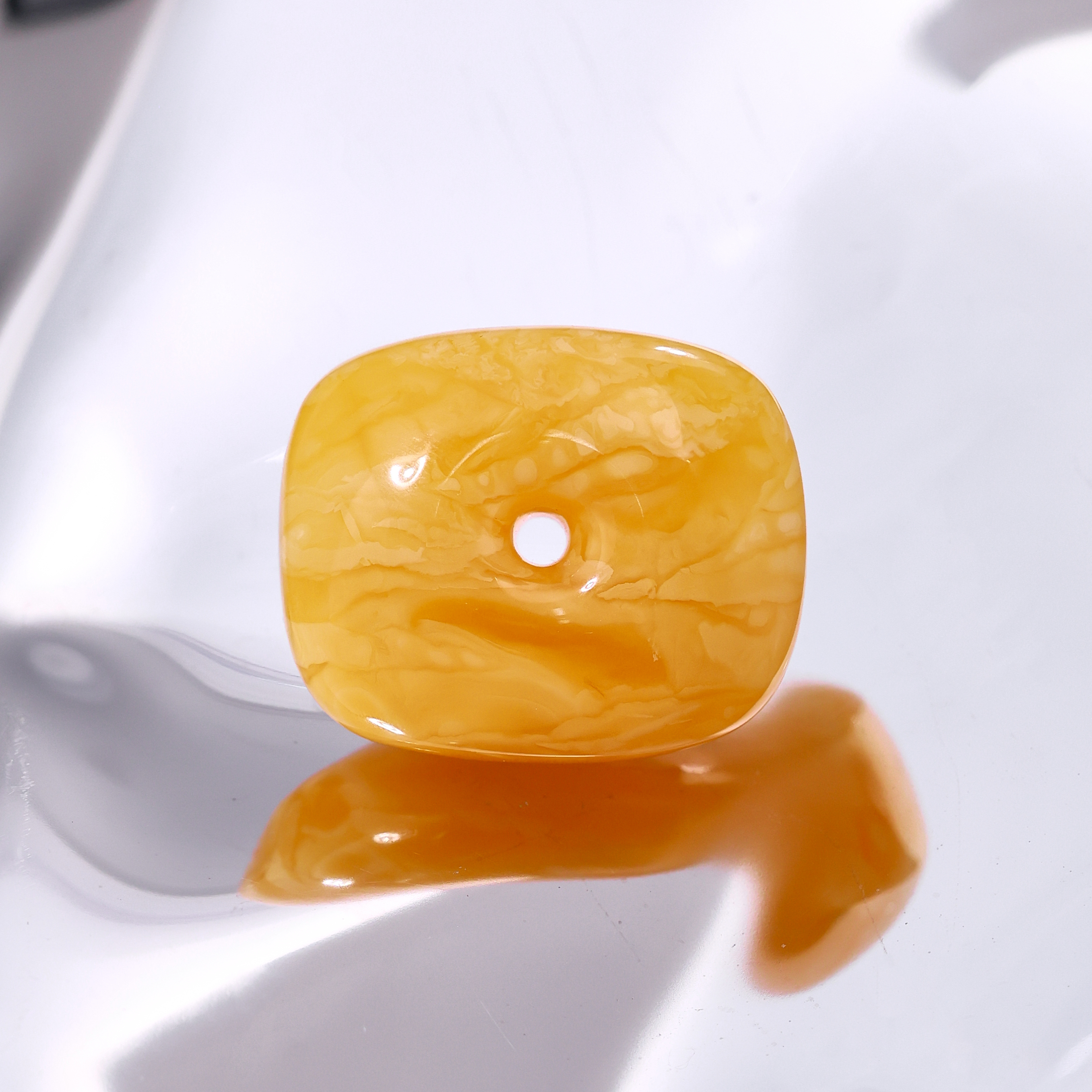 焦皮鸡油红浓蜡虎皮白花藏扣吊坠 浓橘底白妖花虎皮纹吊坠MD001