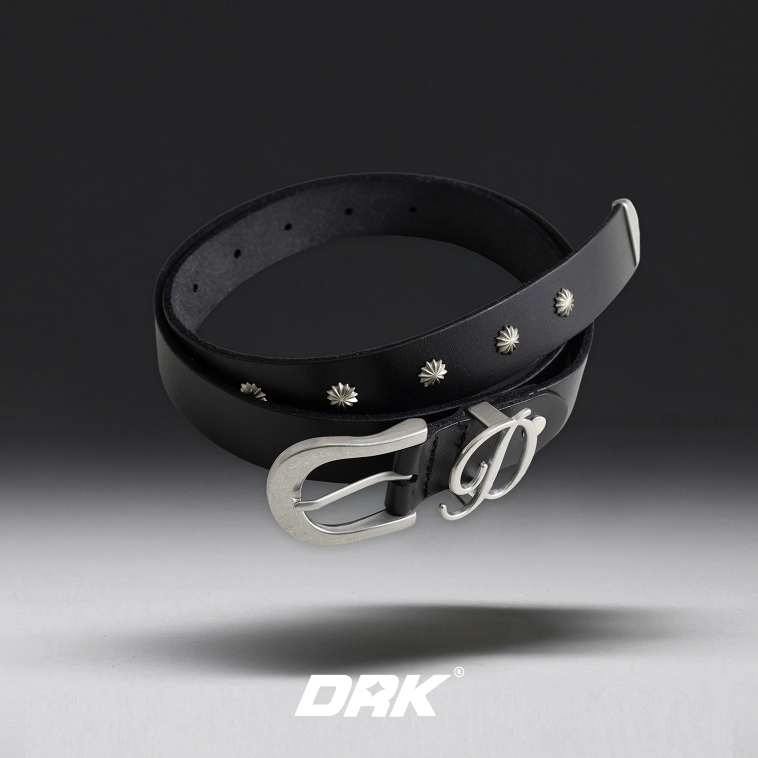DRK金属字母螺丝钉皮带时尚休闲简约潮流牛头层皮革