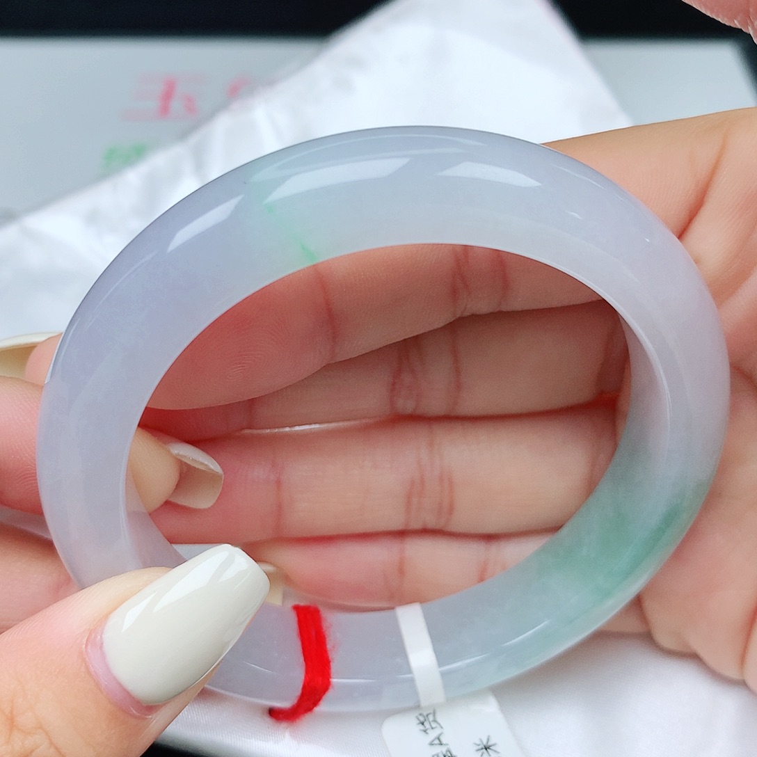 翡翠手镯未镶嵌早3