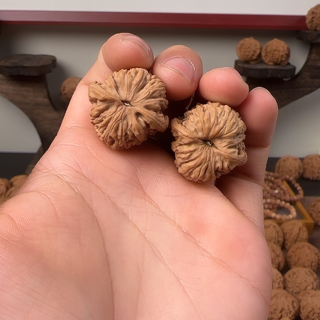 灋***糖吊坠桃核全品承德密纹2652