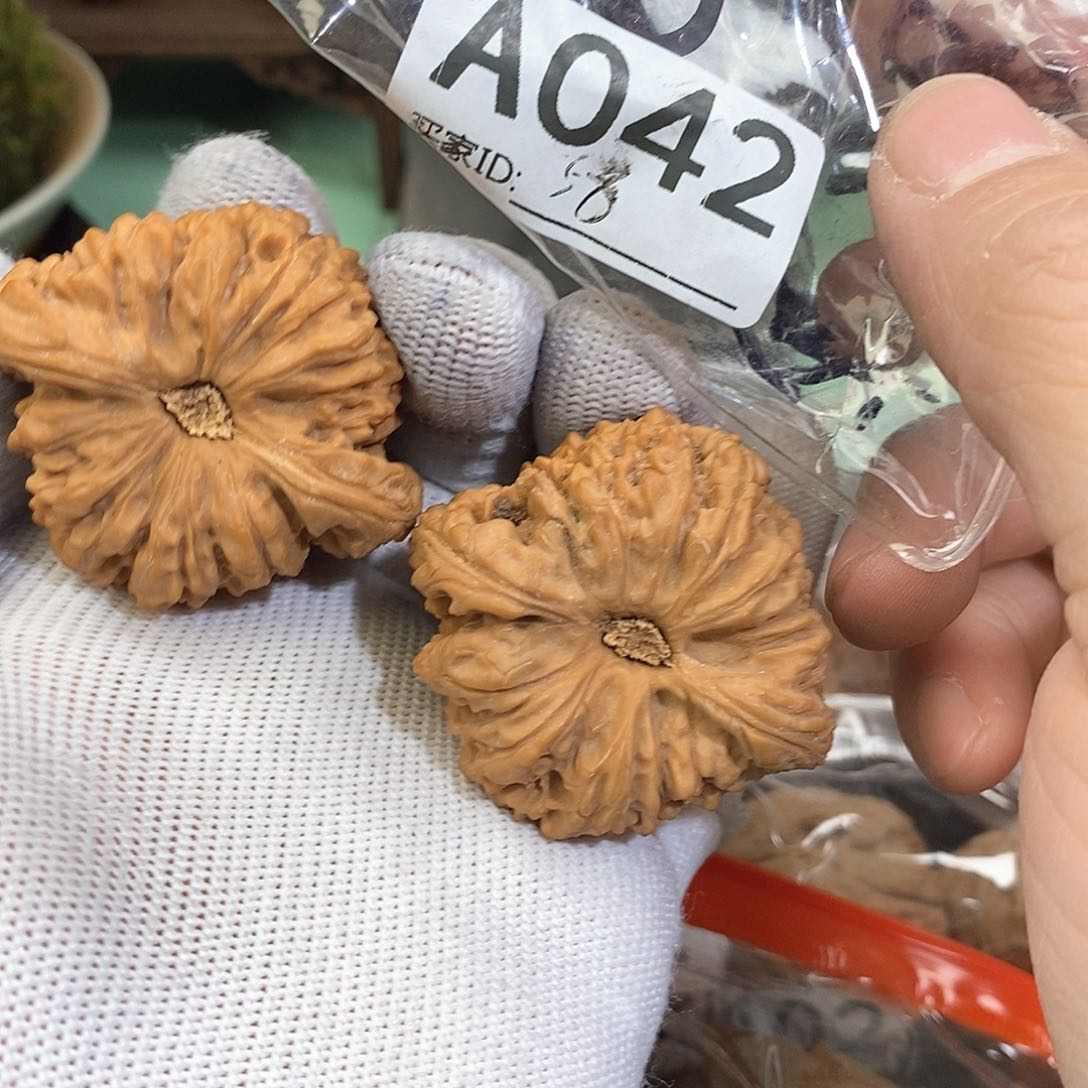 桃核把件南疆石。     45尺