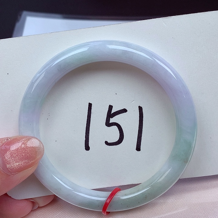 翡翠手镯未镶嵌翡翠