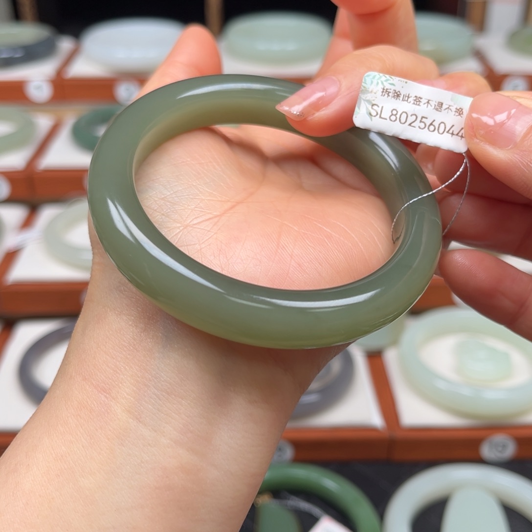 和田玉手镯未镶嵌舒****4