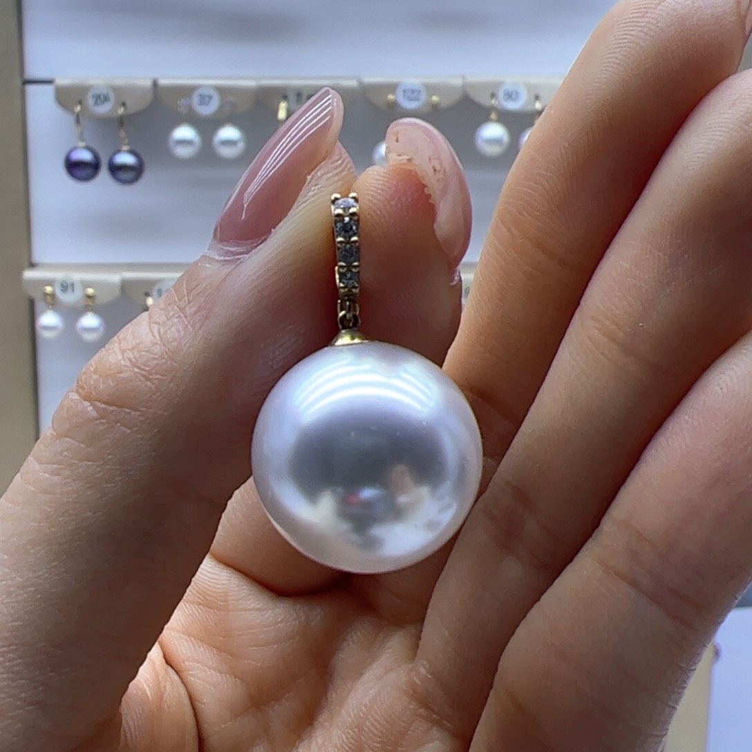 淡水珍珠颈饰18K金镶嵌