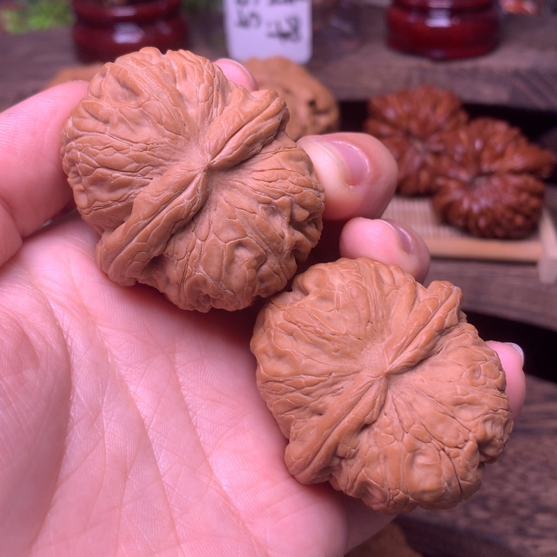 忆***文玩核桃吊坠45元宝