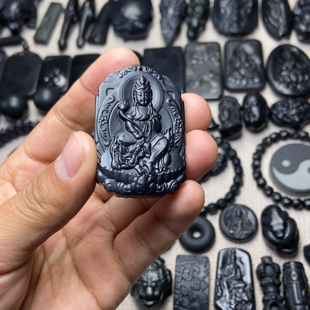 祥***华和田玉未镶嵌颈饰