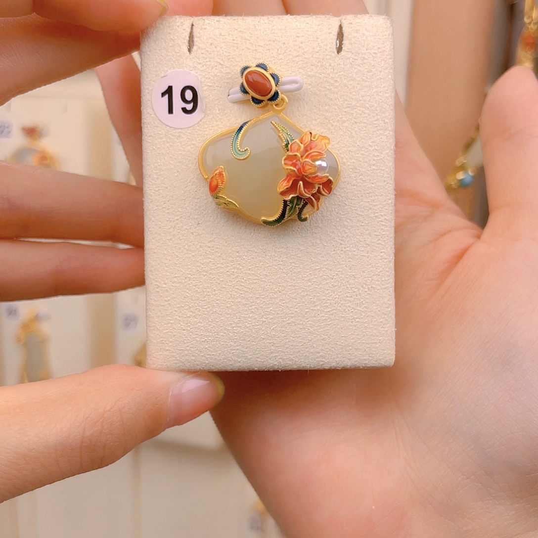 和田玉颈饰银S925镀金镶嵌