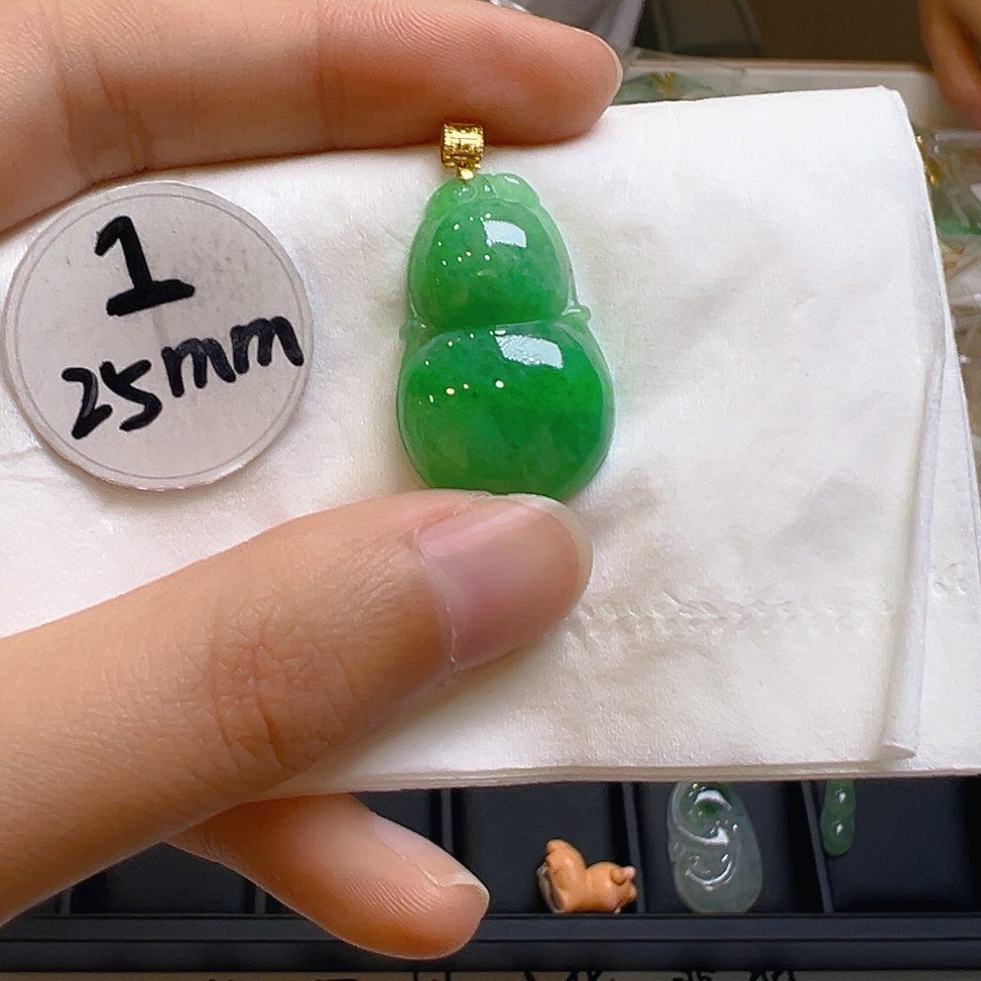 翡翠颈饰18K金镶嵌翡翠