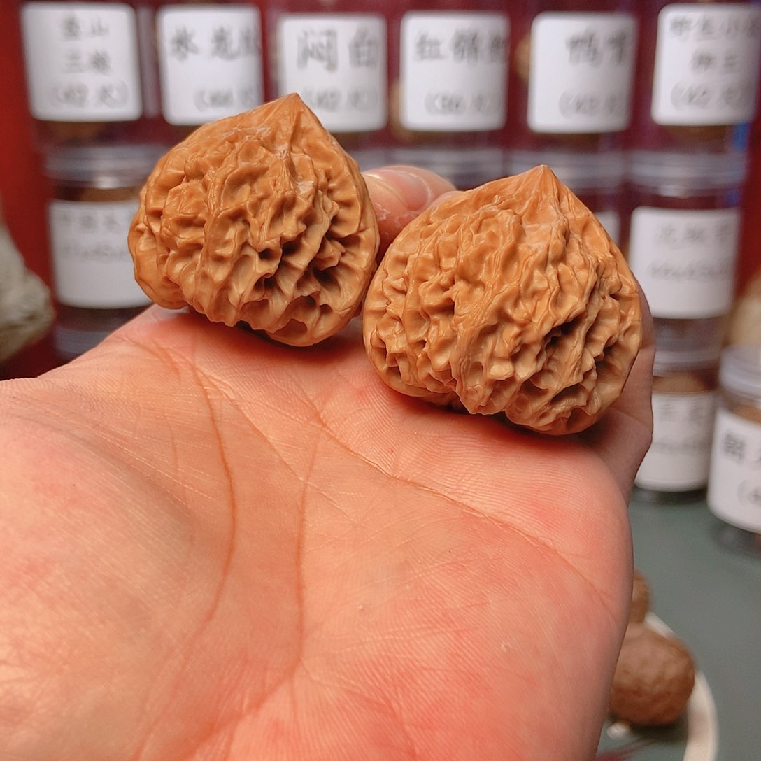 文玩核桃把件40龙门涧