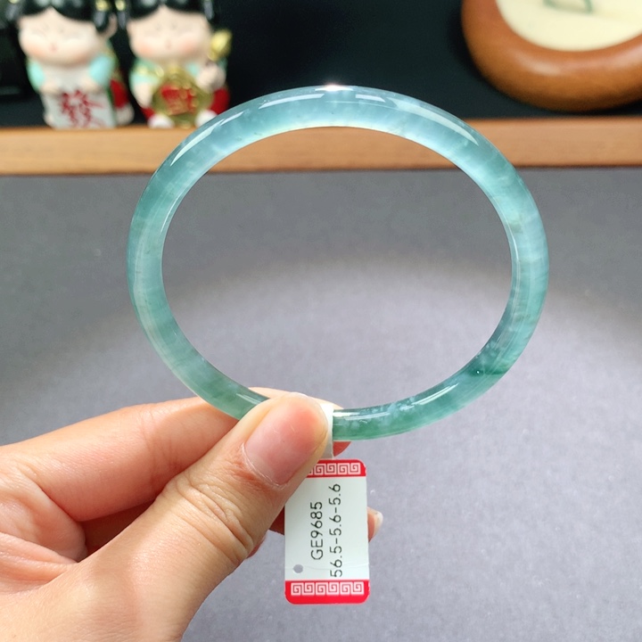 翡翠手镯未镶嵌天然翡翠手镯叮当镯