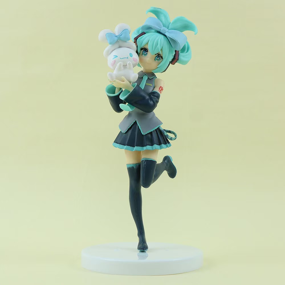 初音未来玉桂狗手办公仔玩具大耳狗摆件桌面家居装饰