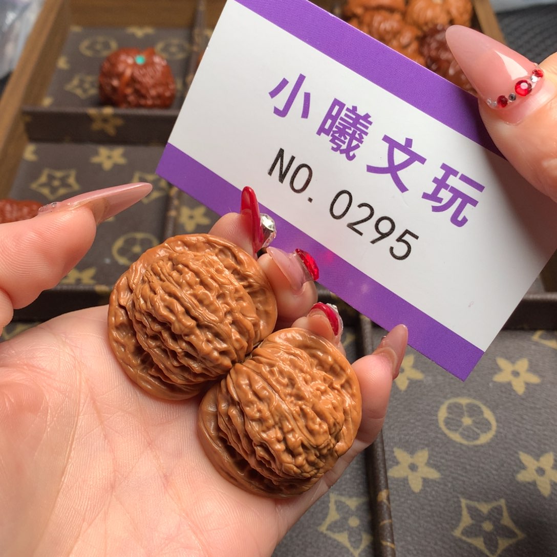 文玩核桃把件37全品汉高楼