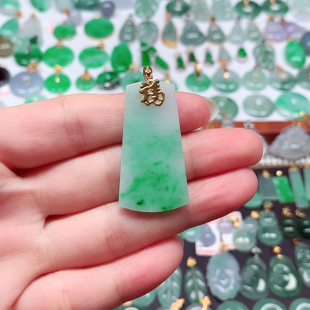 翡翠18K金镶嵌颈饰天然翡翠A货