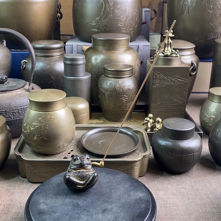 「***」噢噢噢噢哈哈哈哈哈哈锡罐