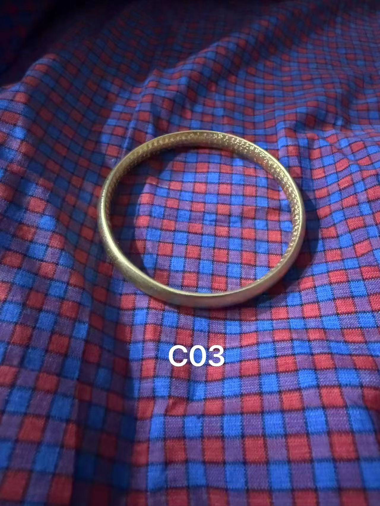 C03  磨砂 内经文 手镯