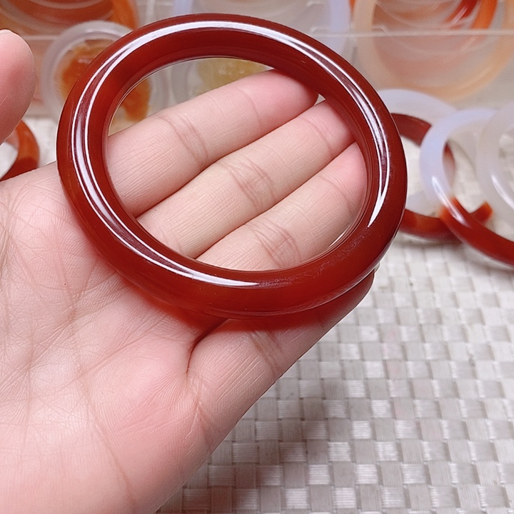 玛瑙/玉髓手镯未镶嵌