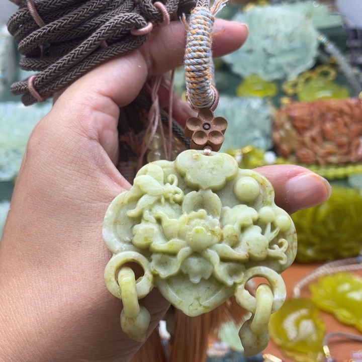 未镶嵌蛇纹石玉项链