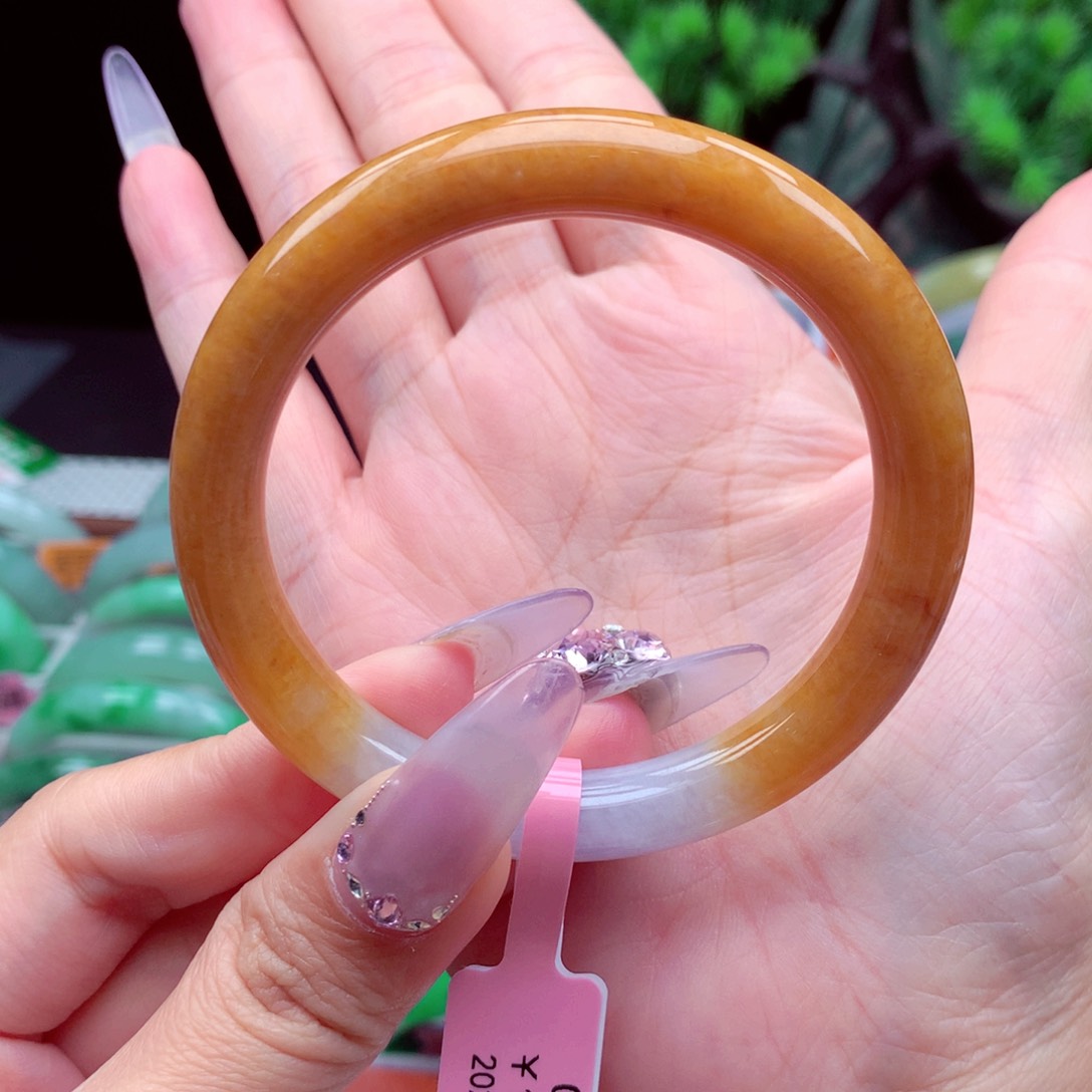 翡翠手镯未镶嵌翡翠