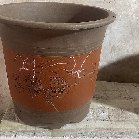 中国宜兴紫砂花盆，