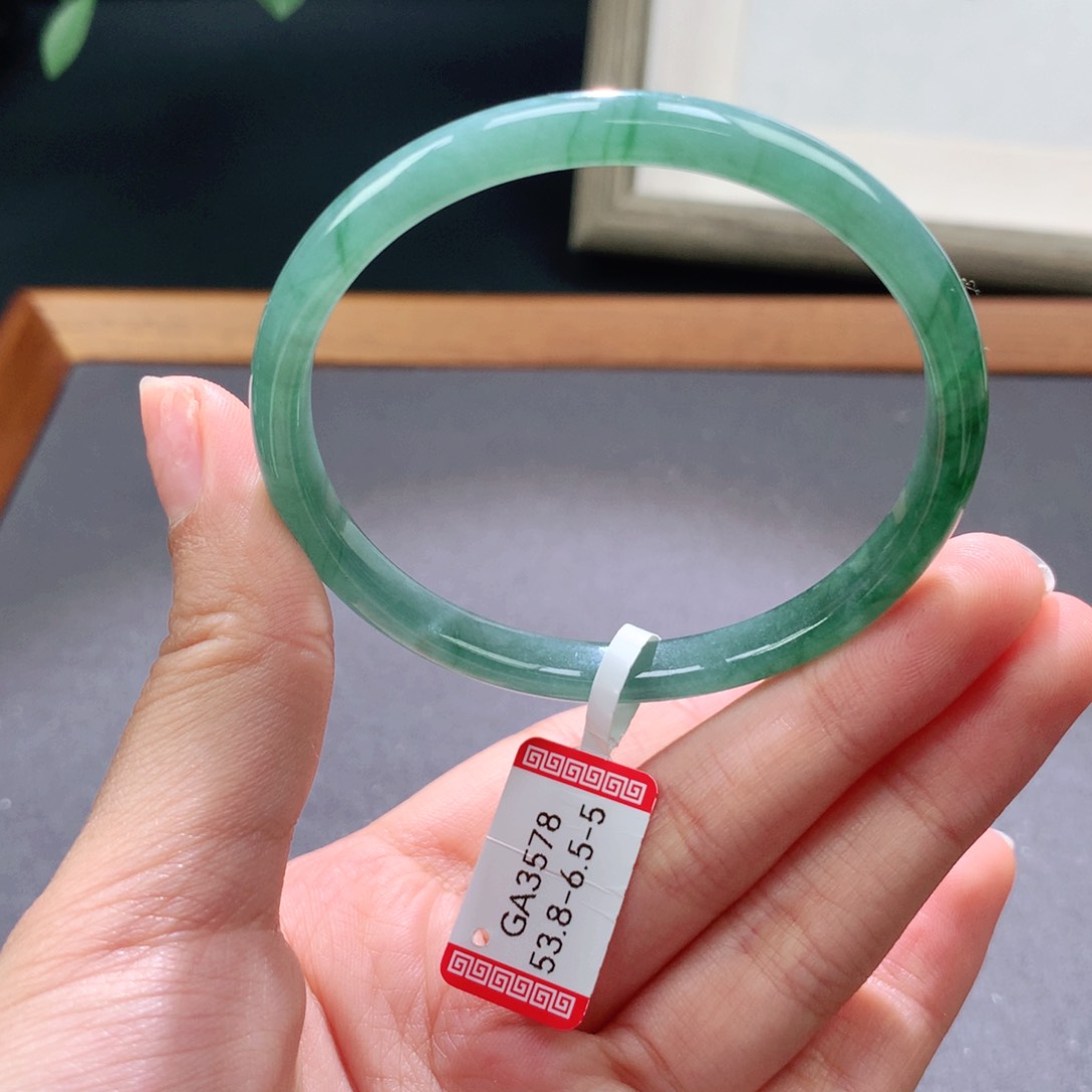 翡翠手镯未镶嵌天然翡翠手镯