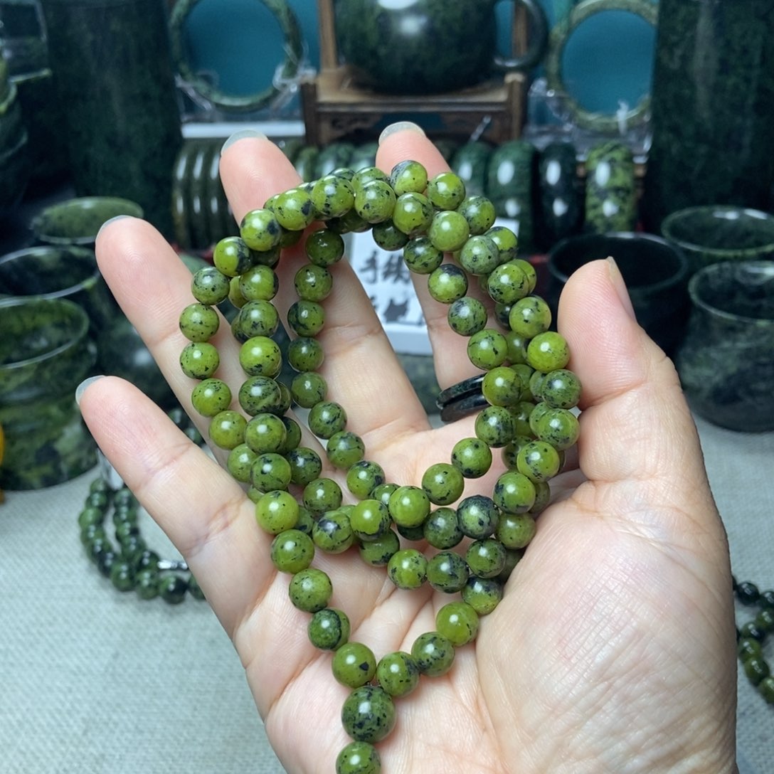 W***y未镶嵌蛇纹石玉手链