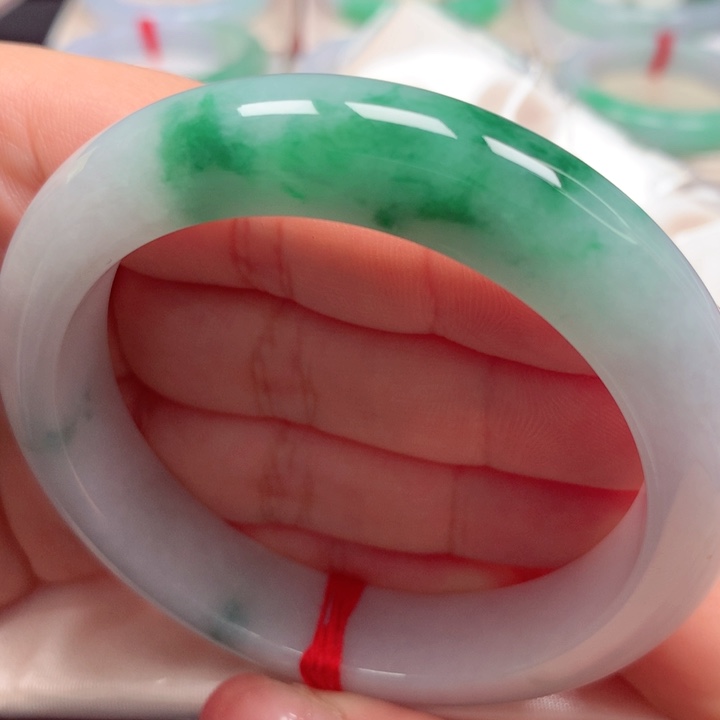 翡翠手镯未镶嵌飘花50⭐️