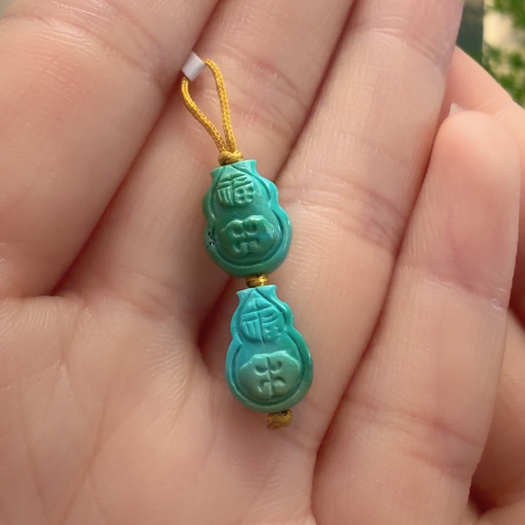 绿松石未镶嵌颈饰