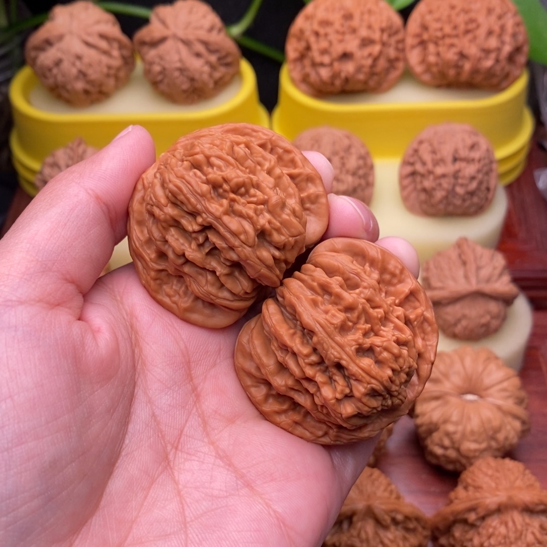 把件文玩核桃－*343老树红皮四座楼