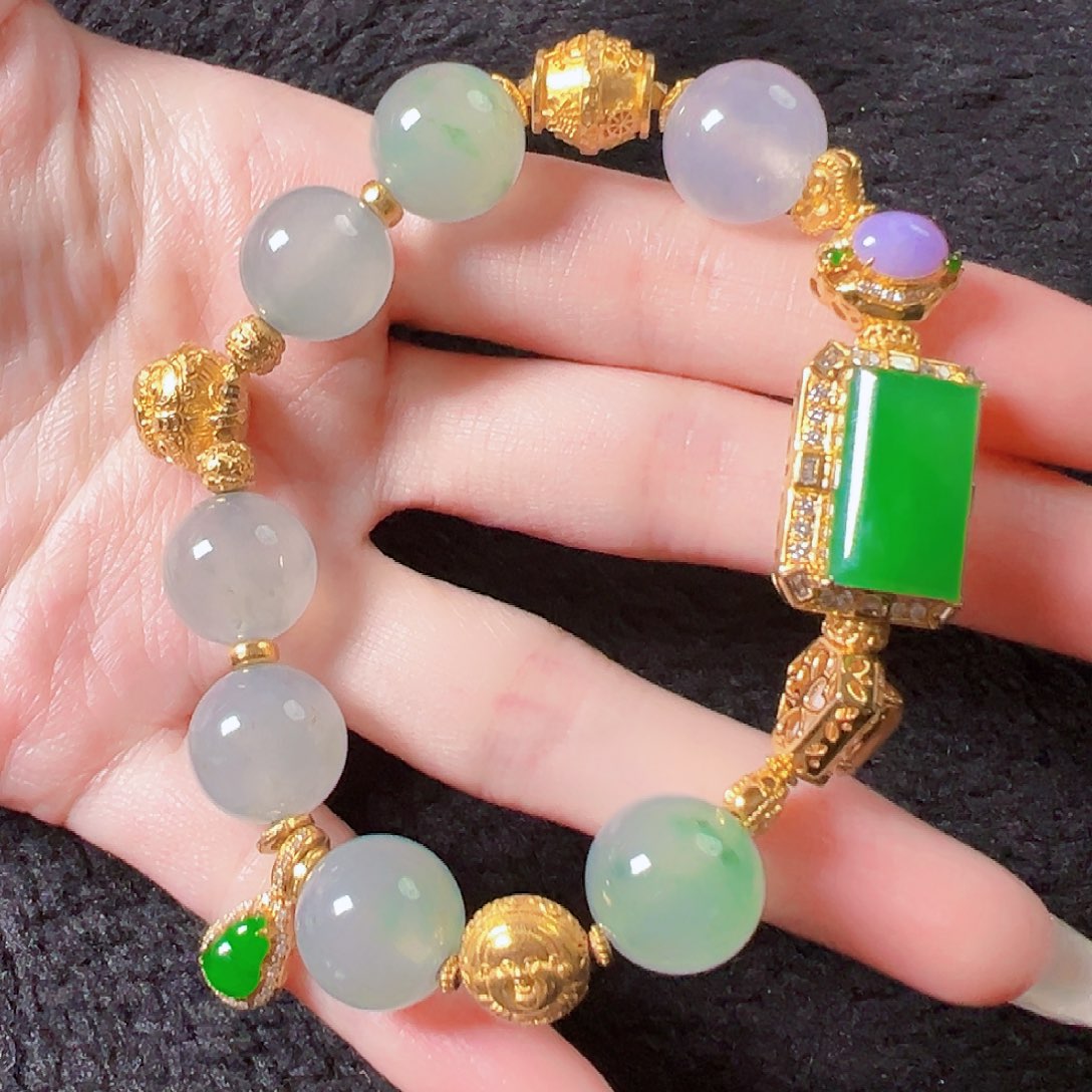 翡翠未镶嵌手串签收后24小时鉴赏期，过时不退