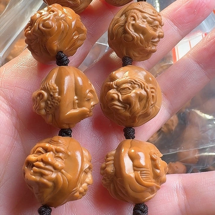 橄榄核吊坠橄榄浮雕罗汉打