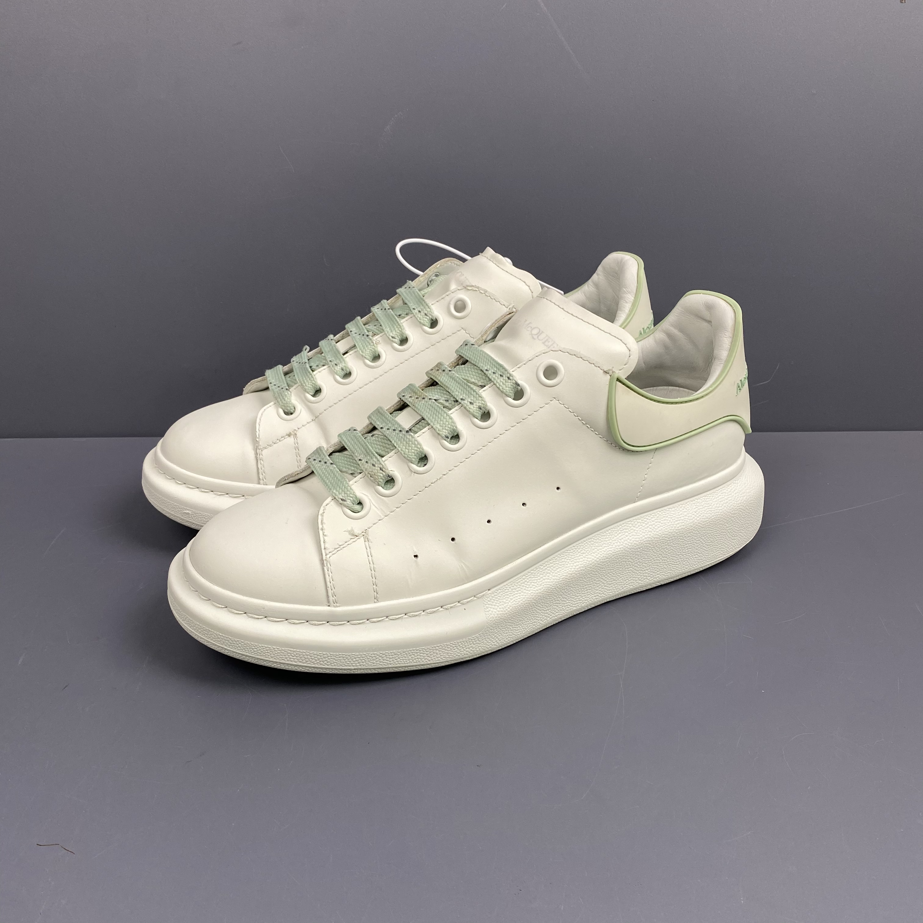 95新 Alexander McQueen/亚历山大·麦昆 41码鞋面胶条磨损休闲鞋 