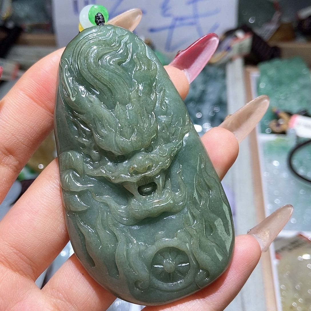 翡翠颈饰未镶嵌天然