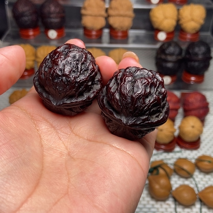 文玩核桃把件粗筋地闷20