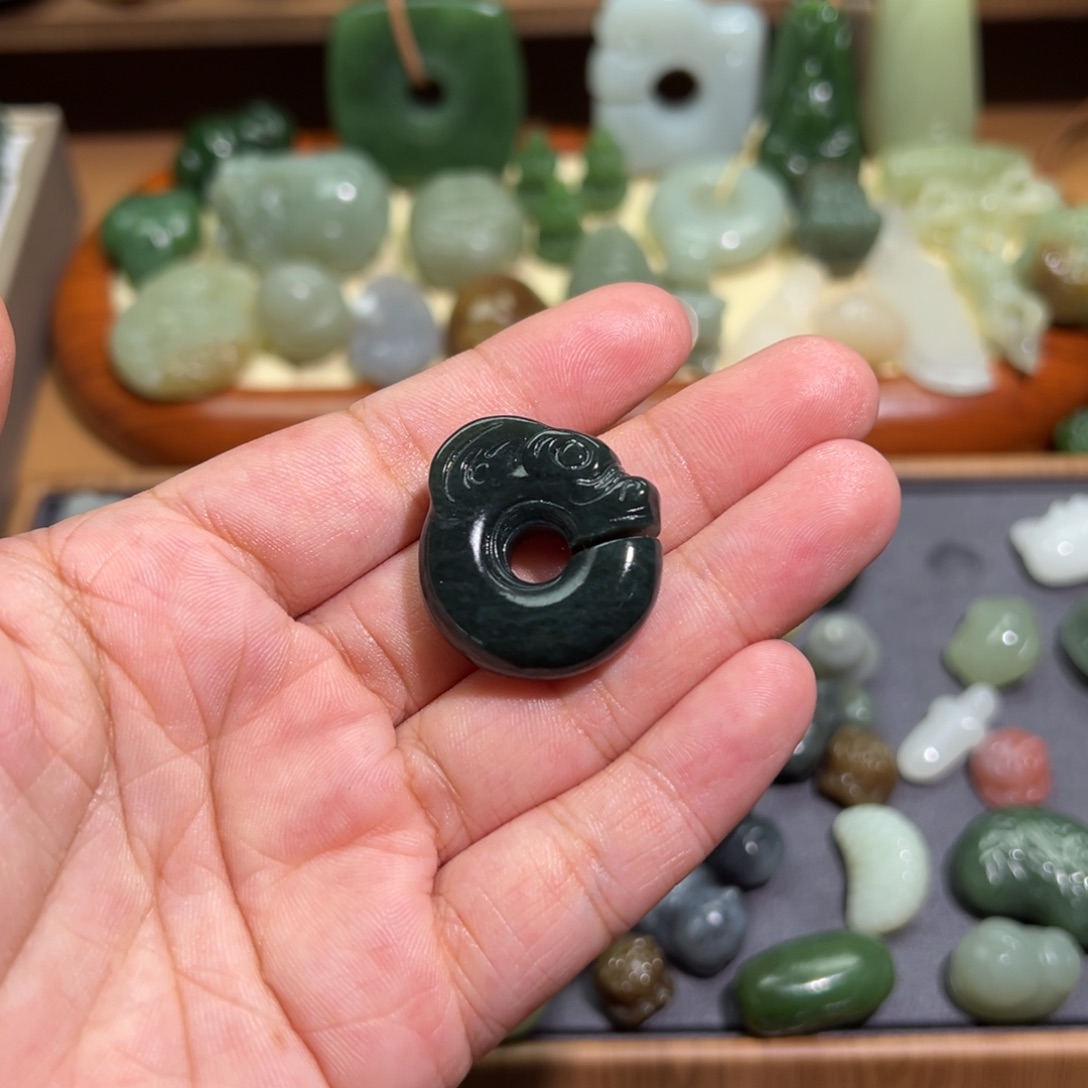 未镶嵌和田玉把件