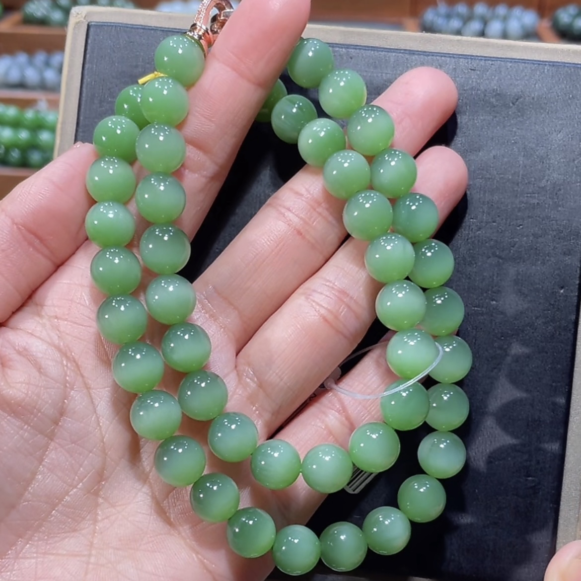 和田玉俄料碧玉绿猫眼项链10mm