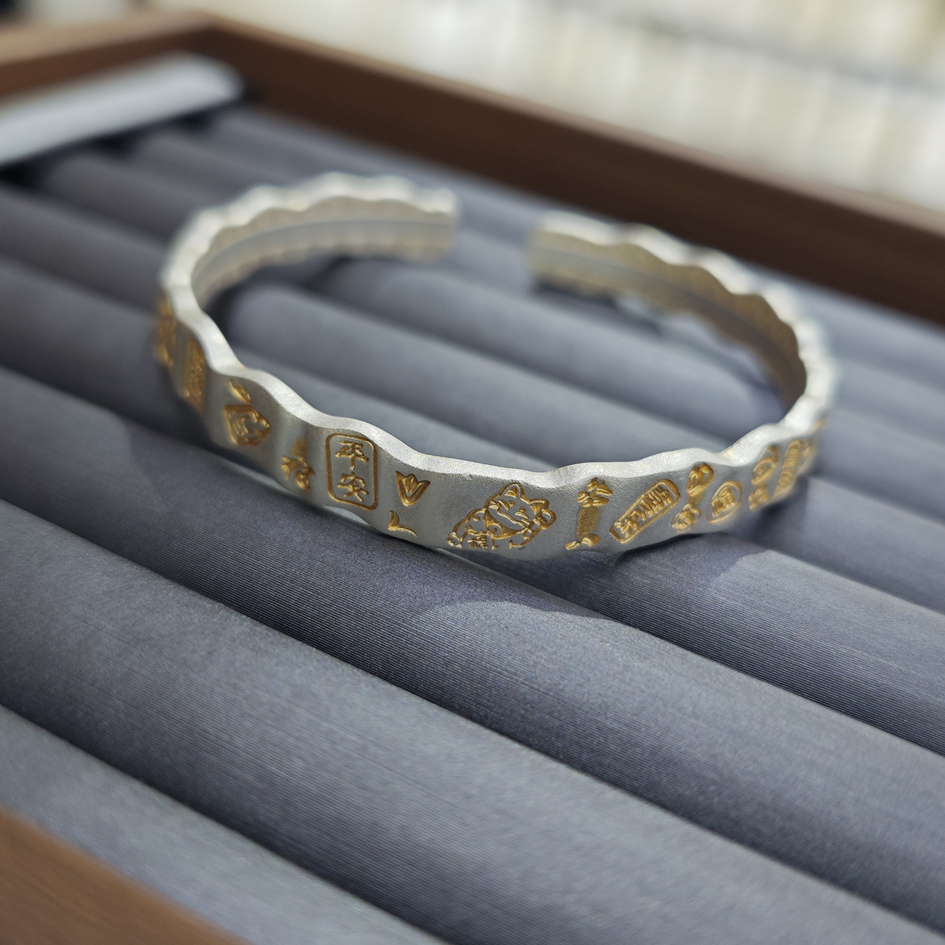 足银手镯 足银平安喜乐猫手镯5672