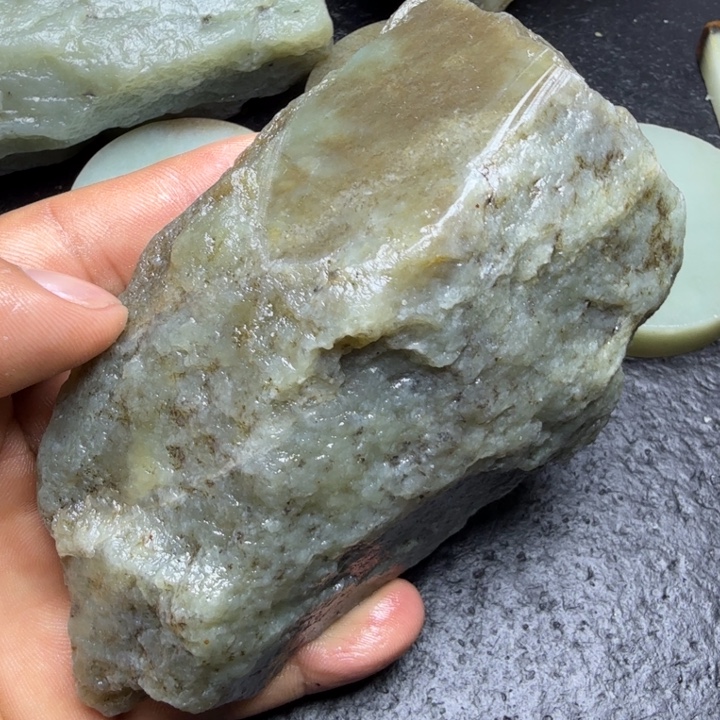 和田玉（糖玉）未镶嵌珠宝奇石