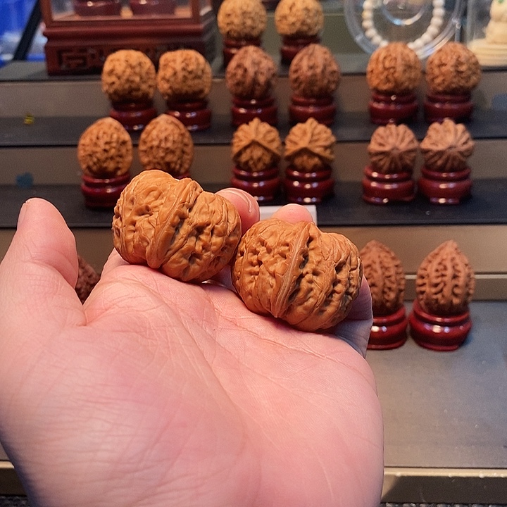 L***J把件桃核40尺全品元宝