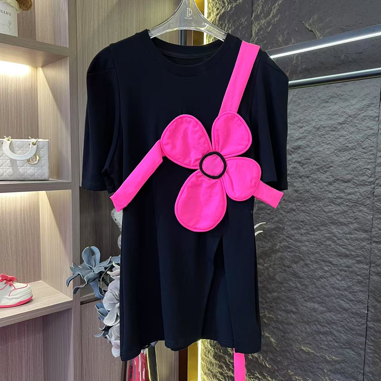 （果果专属）宽松休闲时尚百搭潮流花朵设计师圆领短袖T恤上衣A240