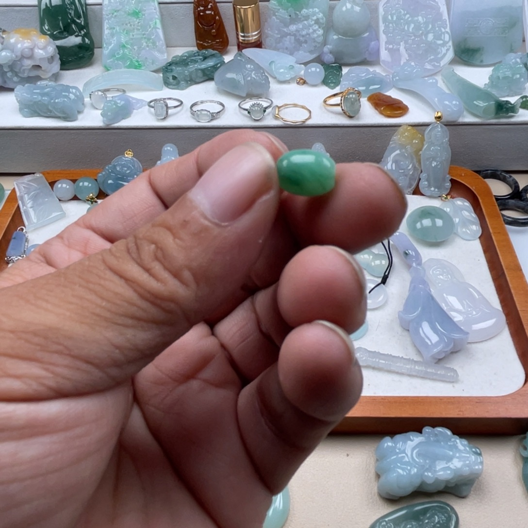 ****糖翡翠未镶嵌颈饰翡翠