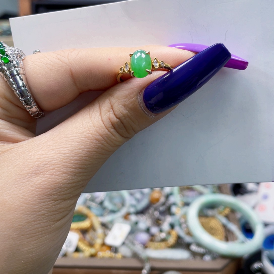 翡翠手镯未镶嵌天然翡翠Ａ货