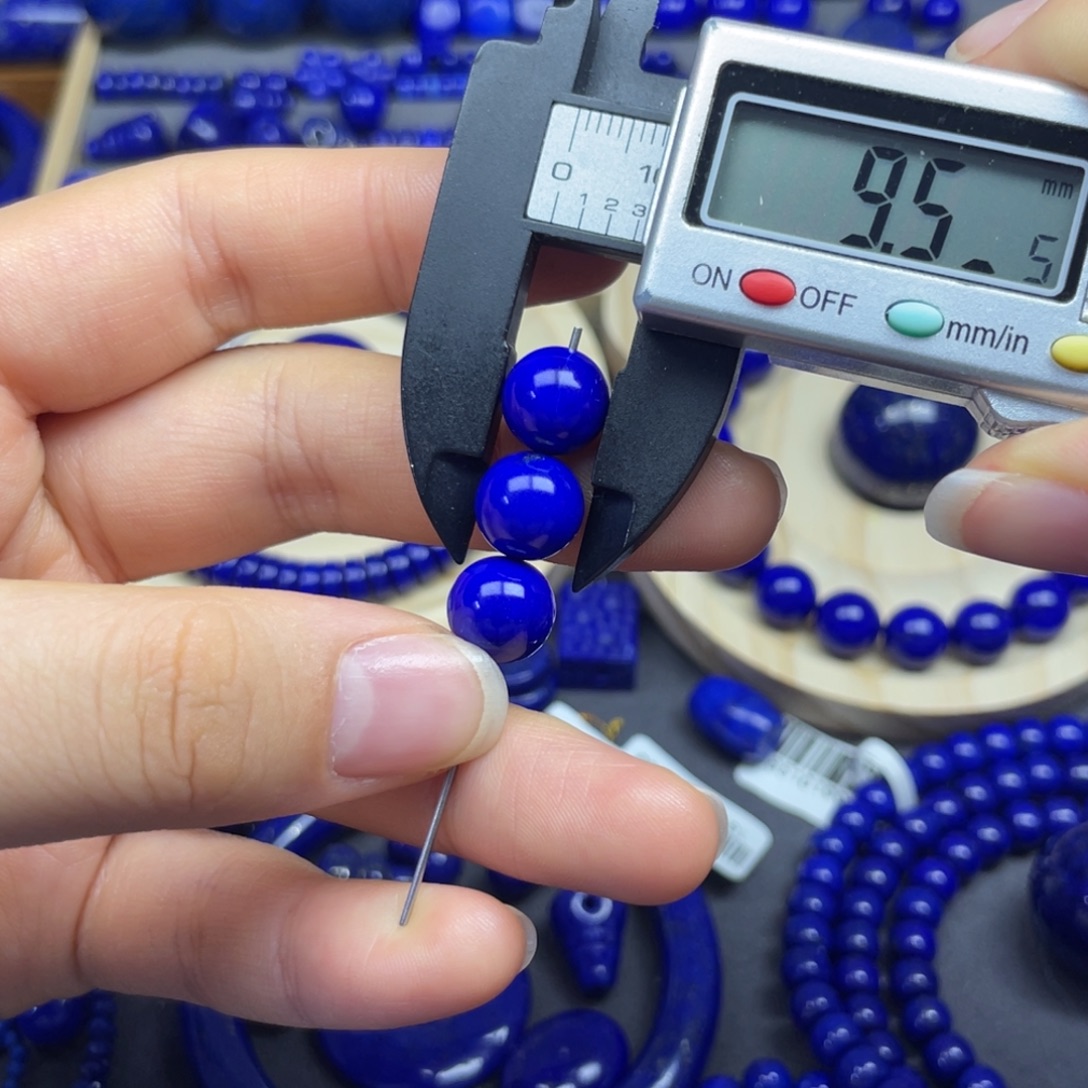 致***欣青金石未镶嵌单珠9+带白纹